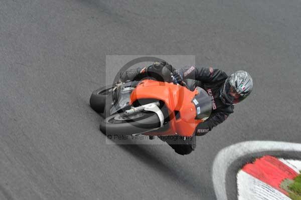 Motorcycle action photographs;cadwell;cadwell park photographs;event digital images;eventdigitalimages;motor racing louth lincolnshire;no limits trackday;peter wileman photography;trackday;trackday digital images;trackday photos