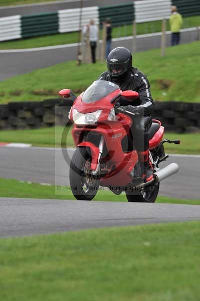 Motorcycle action photographs;cadwell;cadwell park photographs;event digital images;eventdigitalimages;motor racing louth lincolnshire;no limits trackday;peter wileman photography;trackday;trackday digital images;trackday photos