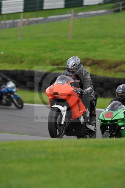 Motorcycle action photographs;cadwell;cadwell park photographs;event digital images;eventdigitalimages;motor racing louth lincolnshire;no limits trackday;peter wileman photography;trackday;trackday digital images;trackday photos