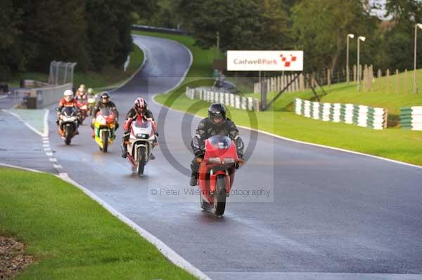 Motorcycle action photographs;cadwell;cadwell park photographs;event digital images;eventdigitalimages;motor racing louth lincolnshire;no limits trackday;peter wileman photography;trackday;trackday digital images;trackday photos