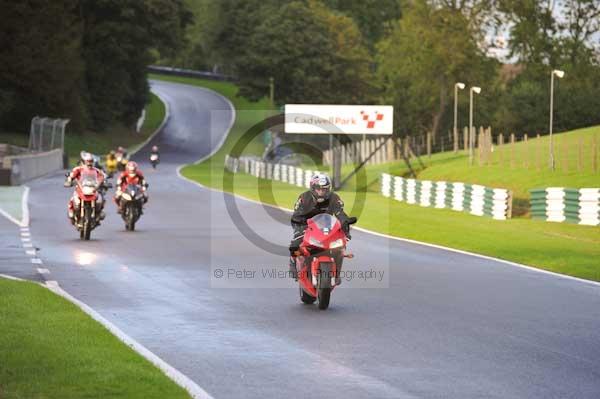 Motorcycle action photographs;cadwell;cadwell park photographs;event digital images;eventdigitalimages;motor racing louth lincolnshire;no limits trackday;peter wileman photography;trackday;trackday digital images;trackday photos