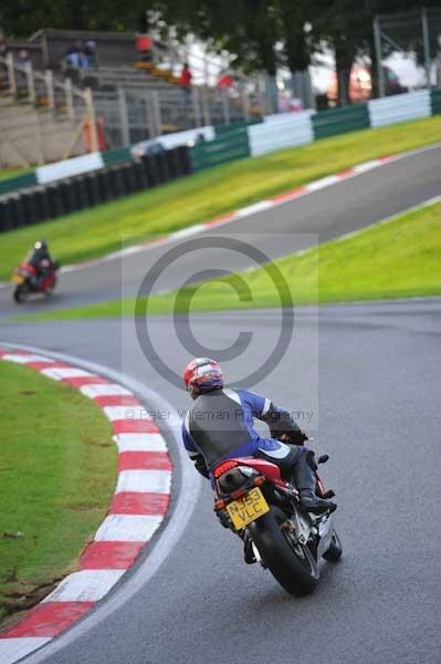 Motorcycle action photographs;cadwell;cadwell park photographs;event digital images;eventdigitalimages;motor racing louth lincolnshire;no limits trackday;peter wileman photography;trackday;trackday digital images;trackday photos