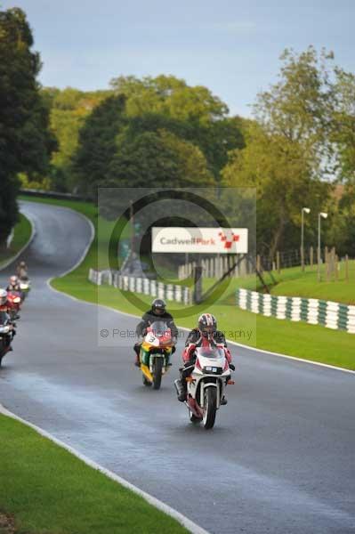 Motorcycle action photographs;cadwell;cadwell park photographs;event digital images;eventdigitalimages;motor racing louth lincolnshire;no limits trackday;peter wileman photography;trackday;trackday digital images;trackday photos