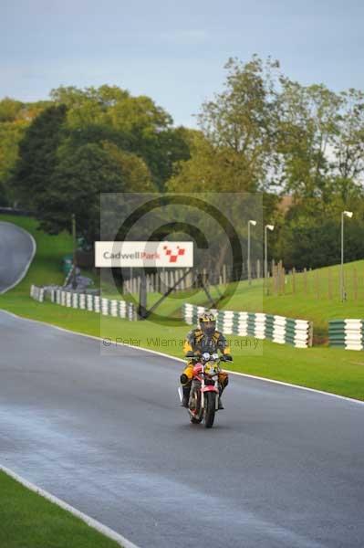 Motorcycle action photographs;cadwell;cadwell park photographs;event digital images;eventdigitalimages;motor racing louth lincolnshire;no limits trackday;peter wileman photography;trackday;trackday digital images;trackday photos