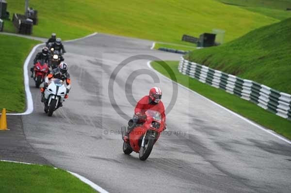 Motorcycle action photographs;cadwell;cadwell park photographs;event digital images;eventdigitalimages;motor racing louth lincolnshire;no limits trackday;peter wileman photography;trackday;trackday digital images;trackday photos