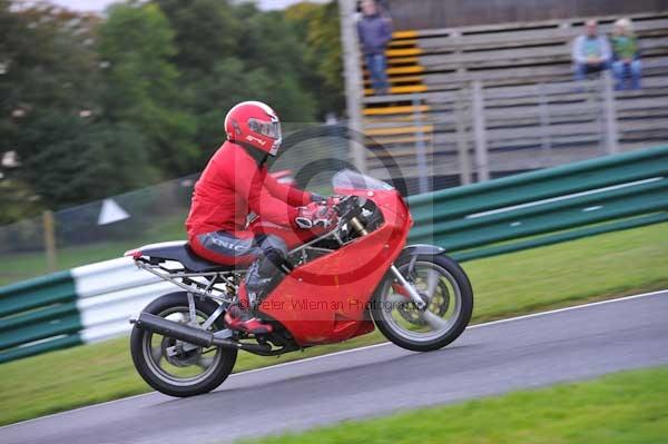 Motorcycle action photographs;cadwell;cadwell park photographs;event digital images;eventdigitalimages;motor racing louth lincolnshire;no limits trackday;peter wileman photography;trackday;trackday digital images;trackday photos