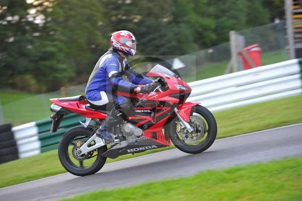 Motorcycle action photographs;cadwell;cadwell park photographs;event digital images;eventdigitalimages;motor racing louth lincolnshire;no limits trackday;peter wileman photography;trackday;trackday digital images;trackday photos