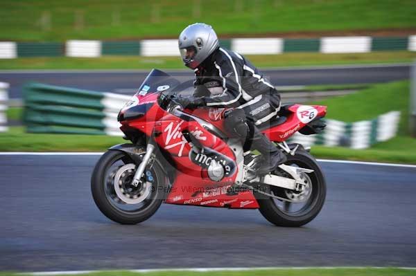 Motorcycle action photographs;cadwell;cadwell park photographs;event digital images;eventdigitalimages;motor racing louth lincolnshire;no limits trackday;peter wileman photography;trackday;trackday digital images;trackday photos