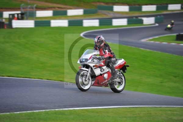 Motorcycle action photographs;cadwell;cadwell park photographs;event digital images;eventdigitalimages;motor racing louth lincolnshire;no limits trackday;peter wileman photography;trackday;trackday digital images;trackday photos