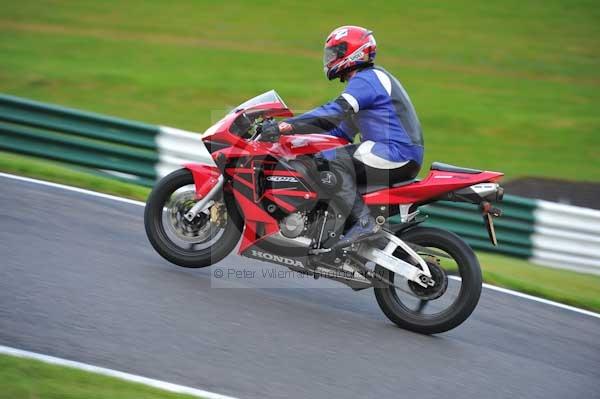 Motorcycle action photographs;cadwell;cadwell park photographs;event digital images;eventdigitalimages;motor racing louth lincolnshire;no limits trackday;peter wileman photography;trackday;trackday digital images;trackday photos