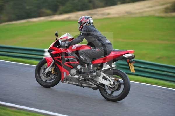 Motorcycle action photographs;cadwell;cadwell park photographs;event digital images;eventdigitalimages;motor racing louth lincolnshire;no limits trackday;peter wileman photography;trackday;trackday digital images;trackday photos