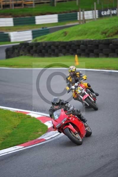 Motorcycle action photographs;cadwell;cadwell park photographs;event digital images;eventdigitalimages;motor racing louth lincolnshire;no limits trackday;peter wileman photography;trackday;trackday digital images;trackday photos