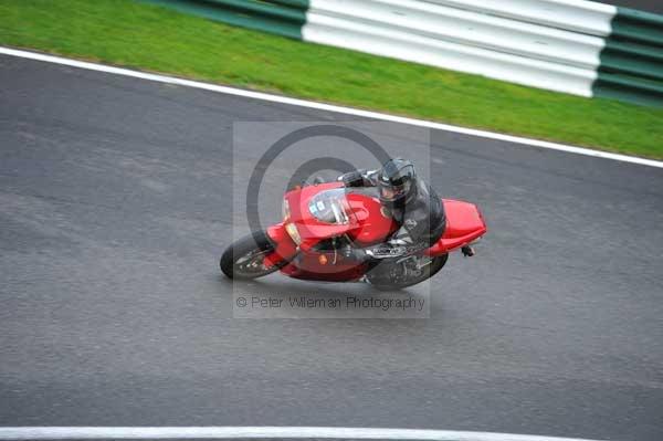 Motorcycle action photographs;cadwell;cadwell park photographs;event digital images;eventdigitalimages;motor racing louth lincolnshire;no limits trackday;peter wileman photography;trackday;trackday digital images;trackday photos