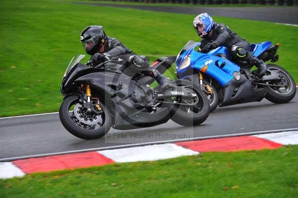 Motorcycle action photographs;cadwell;cadwell park photographs;event digital images;eventdigitalimages;motor racing louth lincolnshire;no limits trackday;peter wileman photography;trackday;trackday digital images;trackday photos