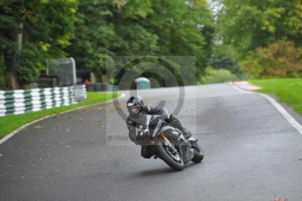 Motorcycle action photographs;cadwell;cadwell park photographs;event digital images;eventdigitalimages;motor racing louth lincolnshire;no limits trackday;peter wileman photography;trackday;trackday digital images;trackday photos