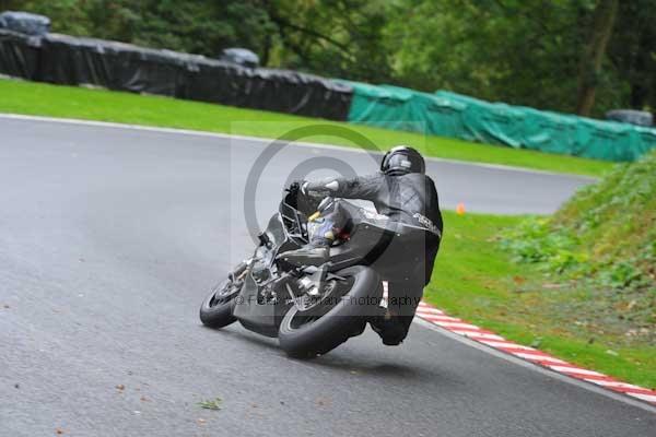 Motorcycle action photographs;cadwell;cadwell park photographs;event digital images;eventdigitalimages;motor racing louth lincolnshire;no limits trackday;peter wileman photography;trackday;trackday digital images;trackday photos