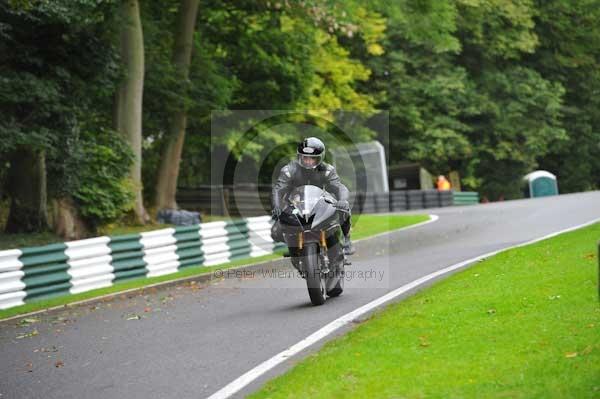 Motorcycle action photographs;cadwell;cadwell park photographs;event digital images;eventdigitalimages;motor racing louth lincolnshire;no limits trackday;peter wileman photography;trackday;trackday digital images;trackday photos