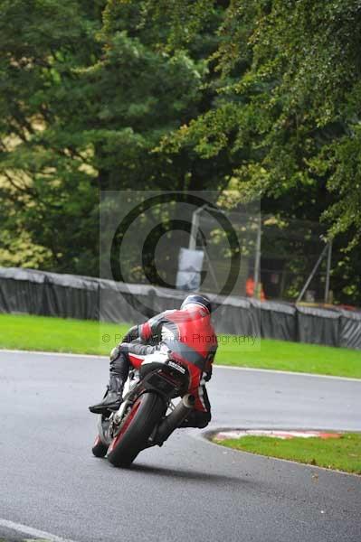 Motorcycle action photographs;cadwell;cadwell park photographs;event digital images;eventdigitalimages;motor racing louth lincolnshire;no limits trackday;peter wileman photography;trackday;trackday digital images;trackday photos