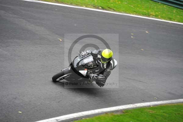 Motorcycle action photographs;cadwell;cadwell park photographs;event digital images;eventdigitalimages;motor racing louth lincolnshire;no limits trackday;peter wileman photography;trackday;trackday digital images;trackday photos