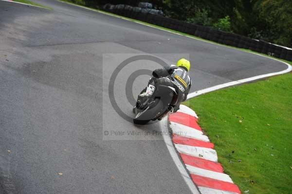 Motorcycle action photographs;cadwell;cadwell park photographs;event digital images;eventdigitalimages;motor racing louth lincolnshire;no limits trackday;peter wileman photography;trackday;trackday digital images;trackday photos