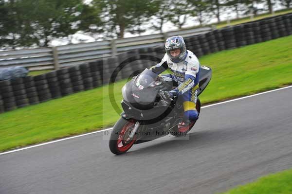 Motorcycle action photographs;cadwell;cadwell park photographs;event digital images;eventdigitalimages;motor racing louth lincolnshire;no limits trackday;peter wileman photography;trackday;trackday digital images;trackday photos