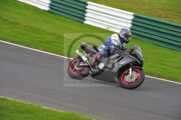 Motorcycle action photographs;cadwell;cadwell park photographs;event digital images;eventdigitalimages;motor racing louth lincolnshire;no limits trackday;peter wileman photography;trackday;trackday digital images;trackday photos