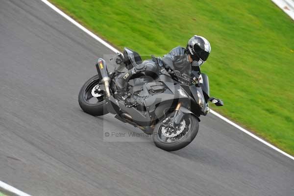 Motorcycle action photographs;cadwell;cadwell park photographs;event digital images;eventdigitalimages;motor racing louth lincolnshire;no limits trackday;peter wileman photography;trackday;trackday digital images;trackday photos