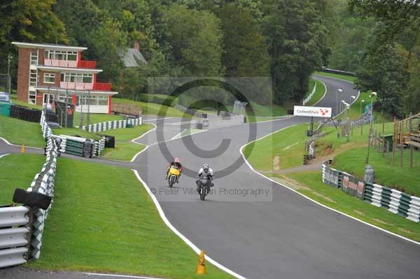 Motorcycle action photographs;cadwell;cadwell park photographs;event digital images;eventdigitalimages;motor racing louth lincolnshire;no limits trackday;peter wileman photography;trackday;trackday digital images;trackday photos