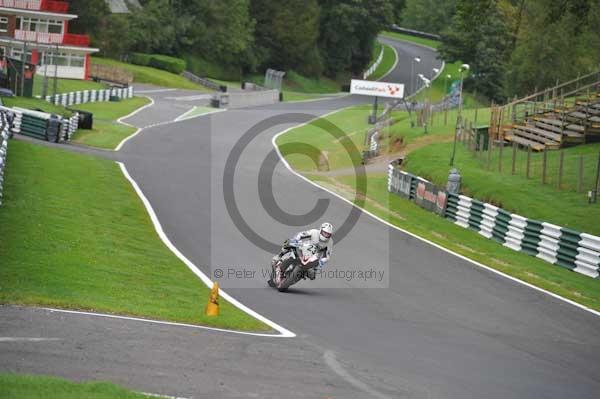 Motorcycle action photographs;cadwell;cadwell park photographs;event digital images;eventdigitalimages;motor racing louth lincolnshire;no limits trackday;peter wileman photography;trackday;trackday digital images;trackday photos