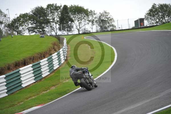 Motorcycle action photographs;cadwell;cadwell park photographs;event digital images;eventdigitalimages;motor racing louth lincolnshire;no limits trackday;peter wileman photography;trackday;trackday digital images;trackday photos