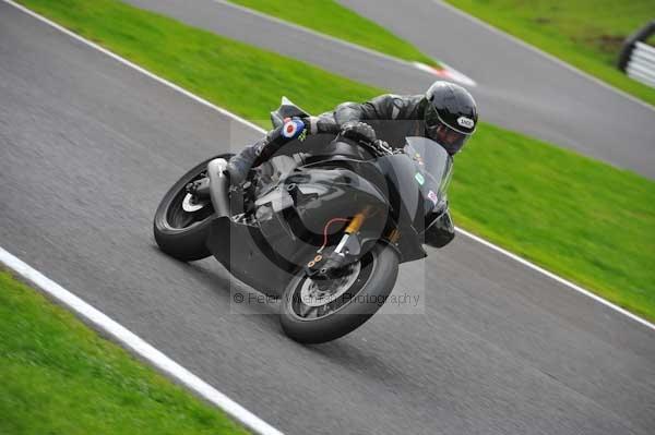 Motorcycle action photographs;cadwell;cadwell park photographs;event digital images;eventdigitalimages;motor racing louth lincolnshire;no limits trackday;peter wileman photography;trackday;trackday digital images;trackday photos