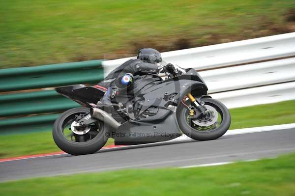 Motorcycle action photographs;cadwell;cadwell park photographs;event digital images;eventdigitalimages;motor racing louth lincolnshire;no limits trackday;peter wileman photography;trackday;trackday digital images;trackday photos