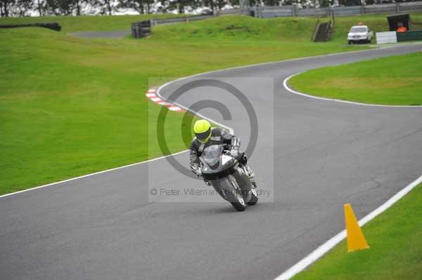 Motorcycle action photographs;cadwell;cadwell park photographs;event digital images;eventdigitalimages;motor racing louth lincolnshire;no limits trackday;peter wileman photography;trackday;trackday digital images;trackday photos