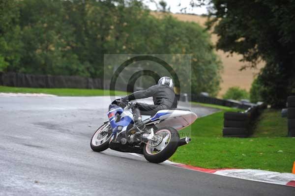 Motorcycle action photographs;cadwell;cadwell park photographs;event digital images;eventdigitalimages;motor racing louth lincolnshire;no limits trackday;peter wileman photography;trackday;trackday digital images;trackday photos