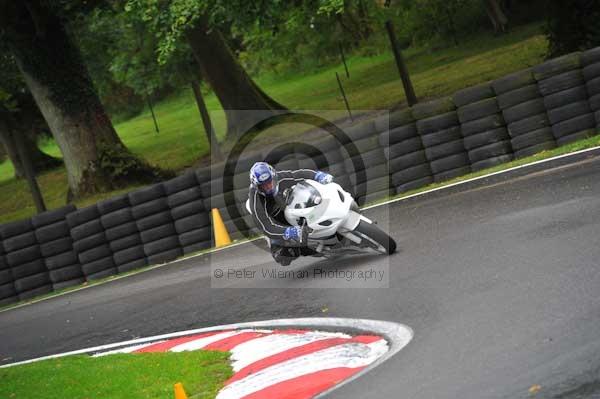 Motorcycle action photographs;cadwell;cadwell park photographs;event digital images;eventdigitalimages;motor racing louth lincolnshire;no limits trackday;peter wileman photography;trackday;trackday digital images;trackday photos