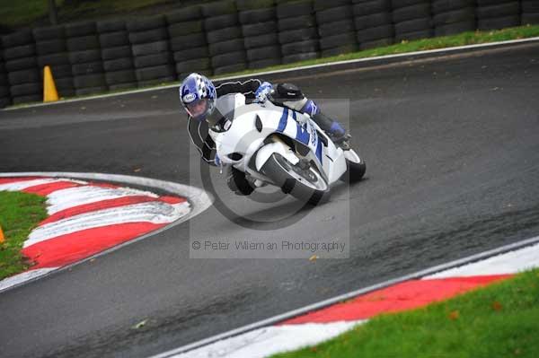 Motorcycle action photographs;cadwell;cadwell park photographs;event digital images;eventdigitalimages;motor racing louth lincolnshire;no limits trackday;peter wileman photography;trackday;trackday digital images;trackday photos