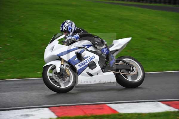 Motorcycle action photographs;cadwell;cadwell park photographs;event digital images;eventdigitalimages;motor racing louth lincolnshire;no limits trackday;peter wileman photography;trackday;trackday digital images;trackday photos