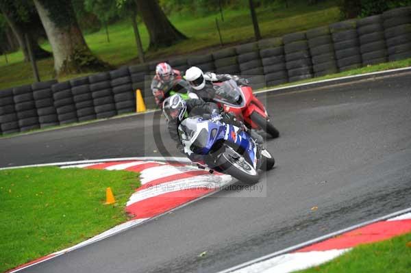 Motorcycle action photographs;cadwell;cadwell park photographs;event digital images;eventdigitalimages;motor racing louth lincolnshire;no limits trackday;peter wileman photography;trackday;trackday digital images;trackday photos