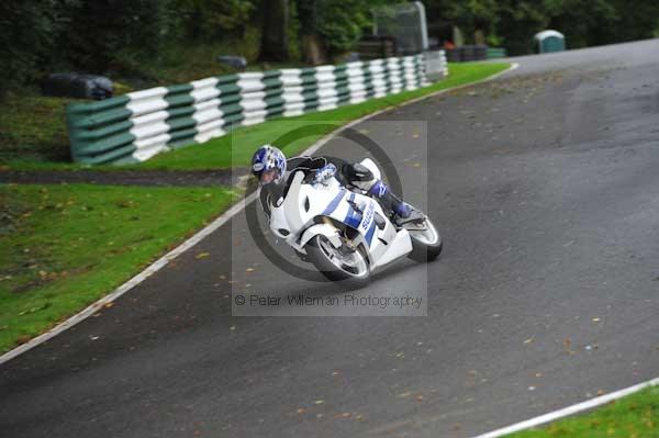 Motorcycle action photographs;cadwell;cadwell park photographs;event digital images;eventdigitalimages;motor racing louth lincolnshire;no limits trackday;peter wileman photography;trackday;trackday digital images;trackday photos