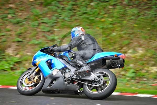 Motorcycle action photographs;cadwell;cadwell park photographs;event digital images;eventdigitalimages;motor racing louth lincolnshire;no limits trackday;peter wileman photography;trackday;trackday digital images;trackday photos