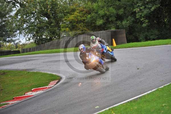 Motorcycle action photographs;cadwell;cadwell park photographs;event digital images;eventdigitalimages;motor racing louth lincolnshire;no limits trackday;peter wileman photography;trackday;trackday digital images;trackday photos