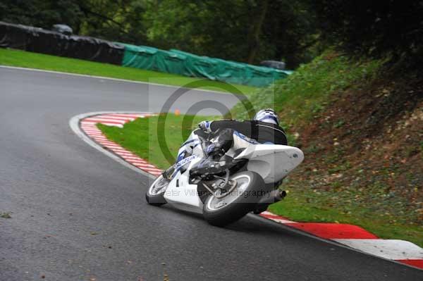 Motorcycle action photographs;cadwell;cadwell park photographs;event digital images;eventdigitalimages;motor racing louth lincolnshire;no limits trackday;peter wileman photography;trackday;trackday digital images;trackday photos