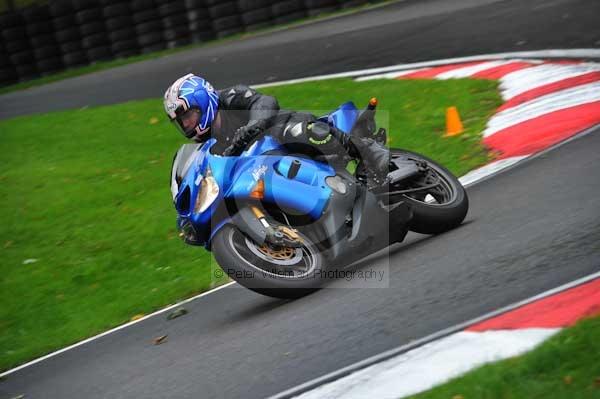 Motorcycle action photographs;cadwell;cadwell park photographs;event digital images;eventdigitalimages;motor racing louth lincolnshire;no limits trackday;peter wileman photography;trackday;trackday digital images;trackday photos