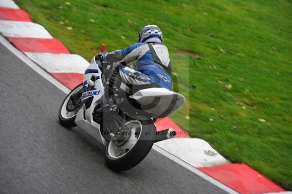 Motorcycle action photographs;cadwell;cadwell park photographs;event digital images;eventdigitalimages;motor racing louth lincolnshire;no limits trackday;peter wileman photography;trackday;trackday digital images;trackday photos