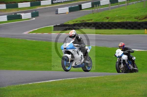 Motorcycle action photographs;cadwell;cadwell park photographs;event digital images;eventdigitalimages;motor racing louth lincolnshire;no limits trackday;peter wileman photography;trackday;trackday digital images;trackday photos