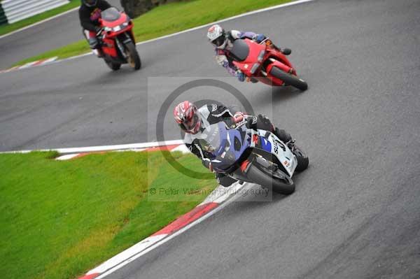 Motorcycle action photographs;cadwell;cadwell park photographs;event digital images;eventdigitalimages;motor racing louth lincolnshire;no limits trackday;peter wileman photography;trackday;trackday digital images;trackday photos