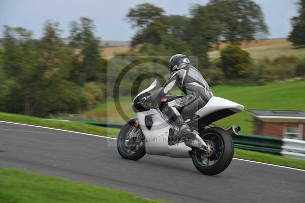 Motorcycle action photographs;cadwell;cadwell park photographs;event digital images;eventdigitalimages;motor racing louth lincolnshire;no limits trackday;peter wileman photography;trackday;trackday digital images;trackday photos