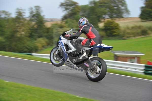 Motorcycle action photographs;cadwell;cadwell park photographs;event digital images;eventdigitalimages;motor racing louth lincolnshire;no limits trackday;peter wileman photography;trackday;trackday digital images;trackday photos