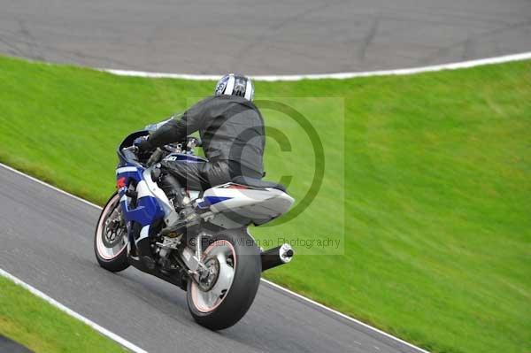 Motorcycle action photographs;cadwell;cadwell park photographs;event digital images;eventdigitalimages;motor racing louth lincolnshire;no limits trackday;peter wileman photography;trackday;trackday digital images;trackday photos