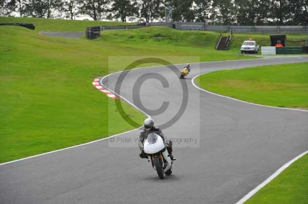 Motorcycle action photographs;cadwell;cadwell park photographs;event digital images;eventdigitalimages;motor racing louth lincolnshire;no limits trackday;peter wileman photography;trackday;trackday digital images;trackday photos